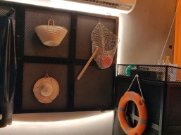 2 oyster meals + 2 soft drinks for 108 riyals