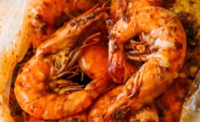 Two shrimp meals + 2 soft drinks for 100 riyals