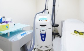 Full body laser hair removal session for women with touch-ups