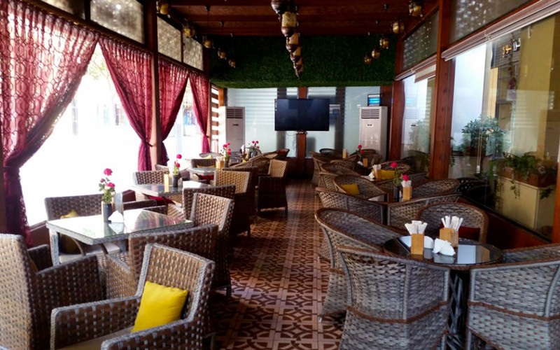 Order a meal of your choice with an Arabic dallah, shisha soup and a cold drink