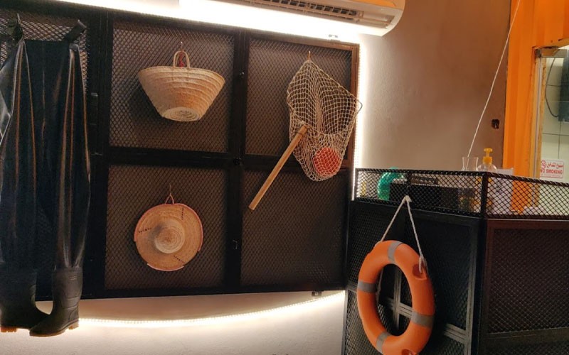 2 oyster meals + 2 soft drinks for 108 riyals